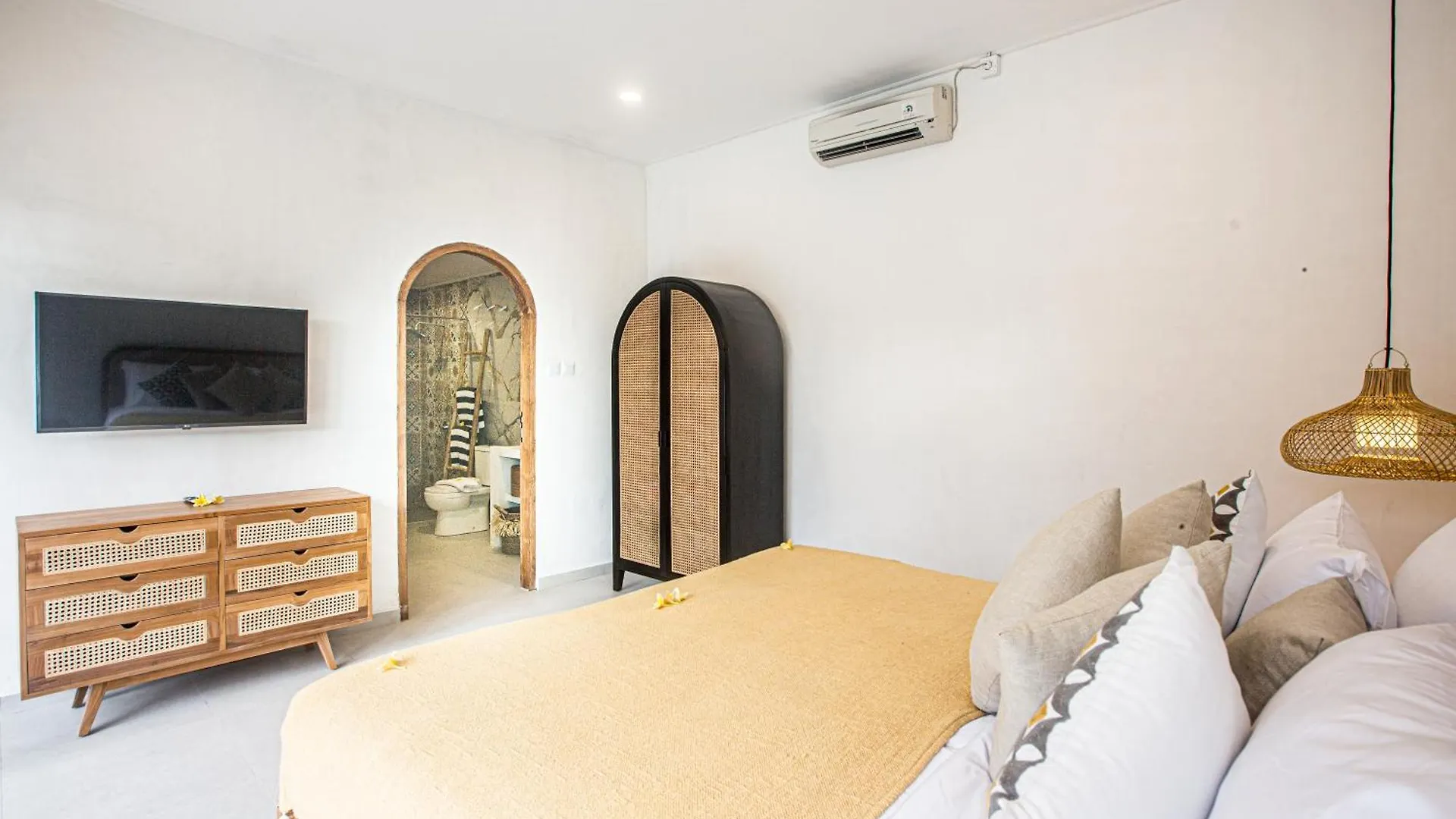 Villa Lemone 3 By Bali Villa Solutions Seminyak